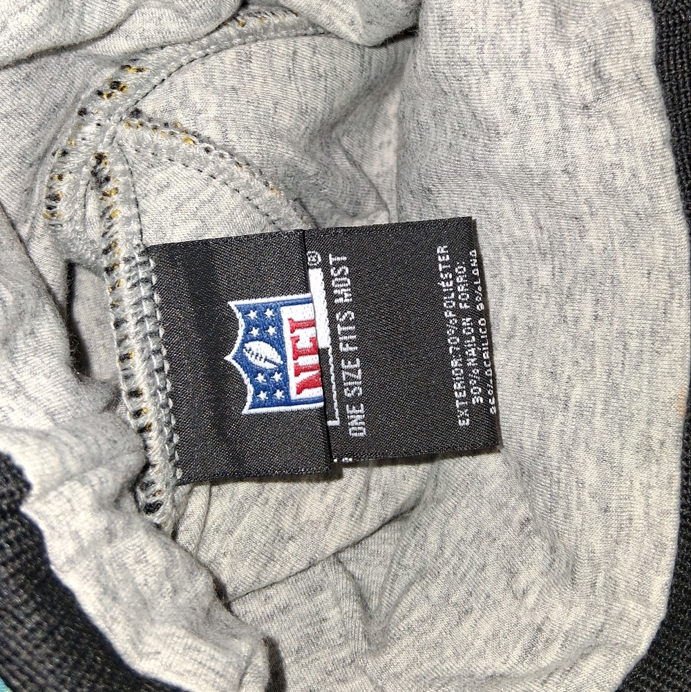 2021 New Era Sideline Pittsburgh Steelers Tech Knit Winter Beanie Hat - Picture 3 of 3
